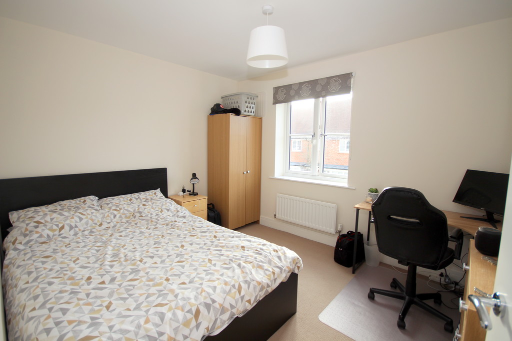 2 bed apartment to rent in Highwood House  - Property Image 9