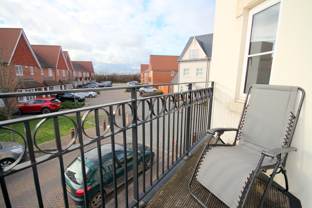 2 bed apartment to rent in Highwood House  - Property Image 6