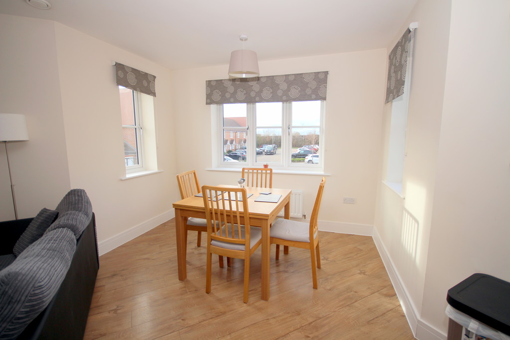 2 bed apartment to rent in Highwood House  - Property Image 4