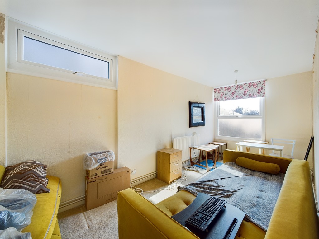 2 bed apartment for sale in South Holmes Road, Horsham  - Property Image 3