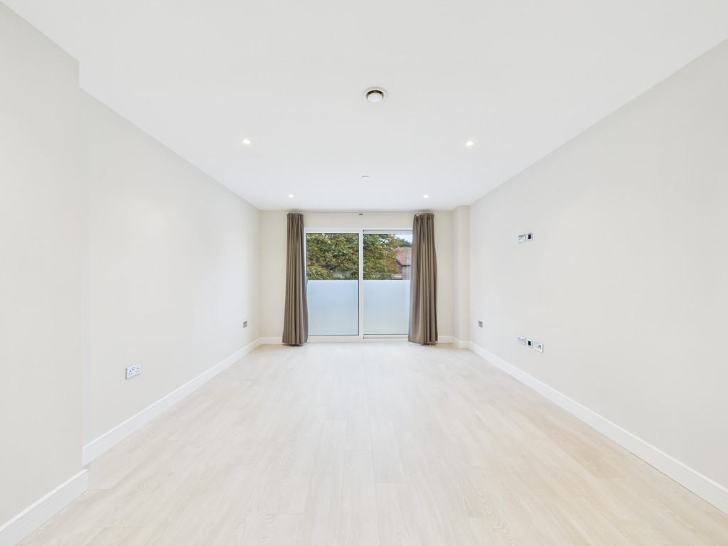 1 bed flat to rent in Station Road, Horsham, RH13  - Property Image 3