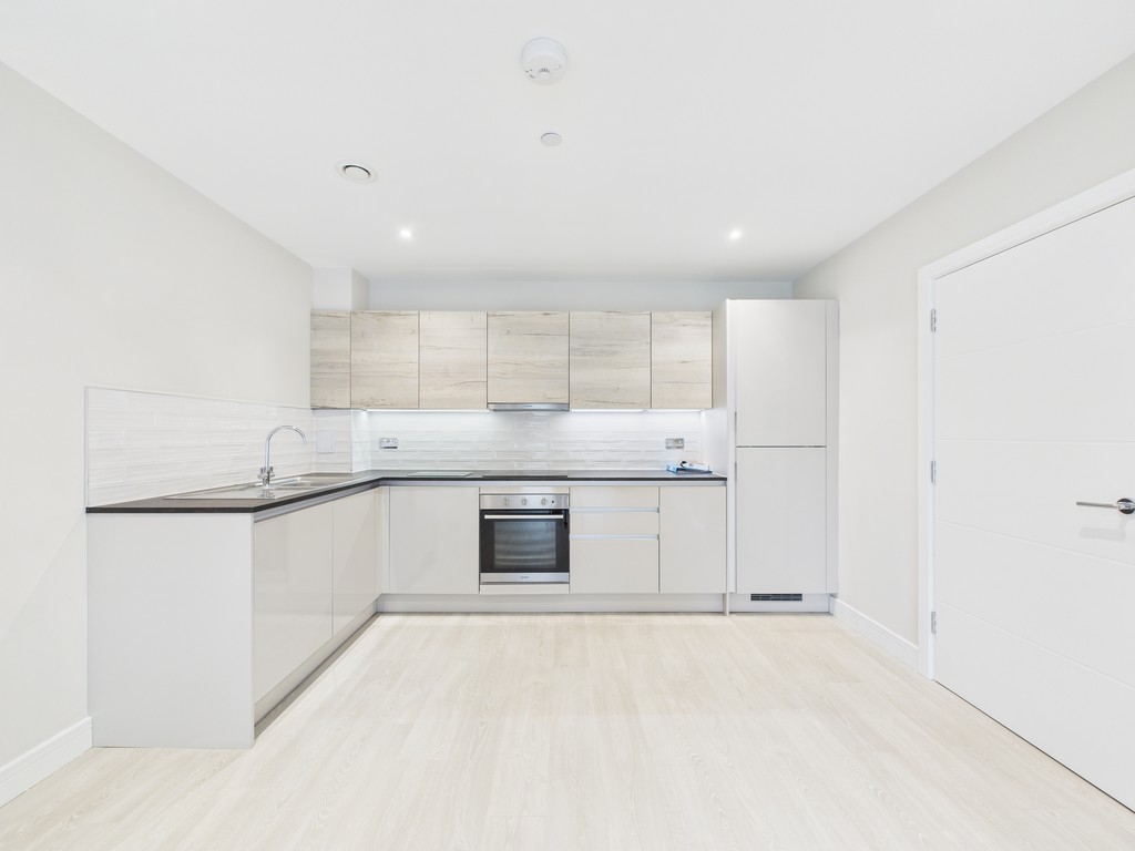 1 bed flat to rent in Station Road, Horsham, RH13  - Property Image 11