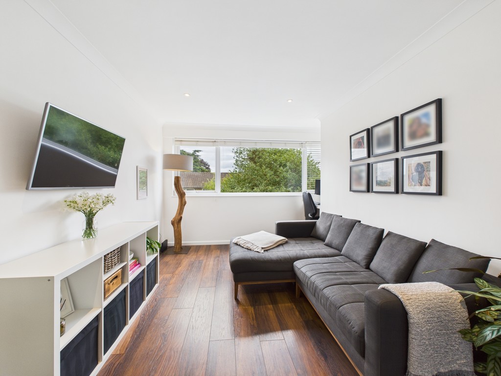 1 bed apartment for sale in Chequers Court, Horsham  - Property Image 2