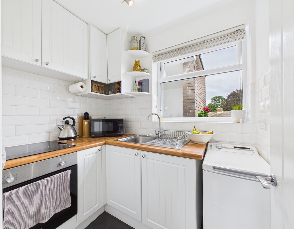1 bed apartment for sale in Chequers Court, Horsham  - Property Image 3