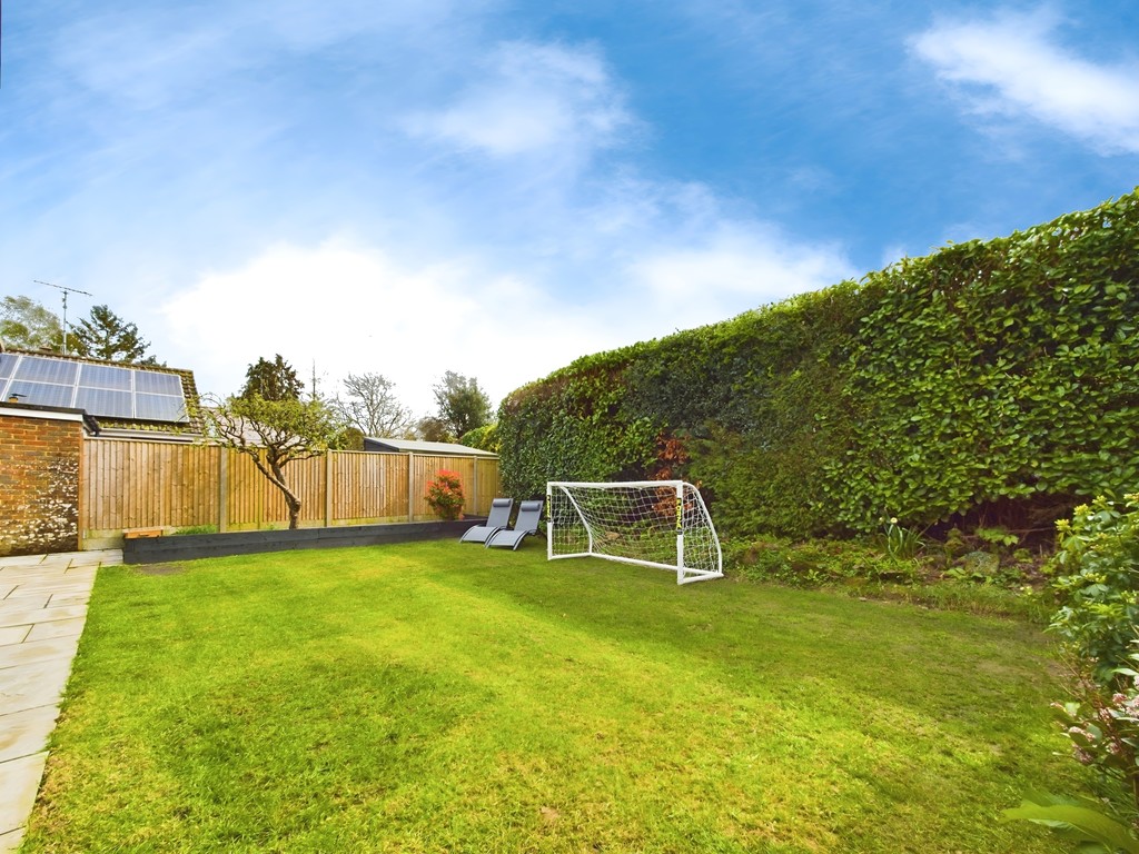 3 bed detached bungalow for sale in Ryecroft Meadow, Horsham  - Property Image 18