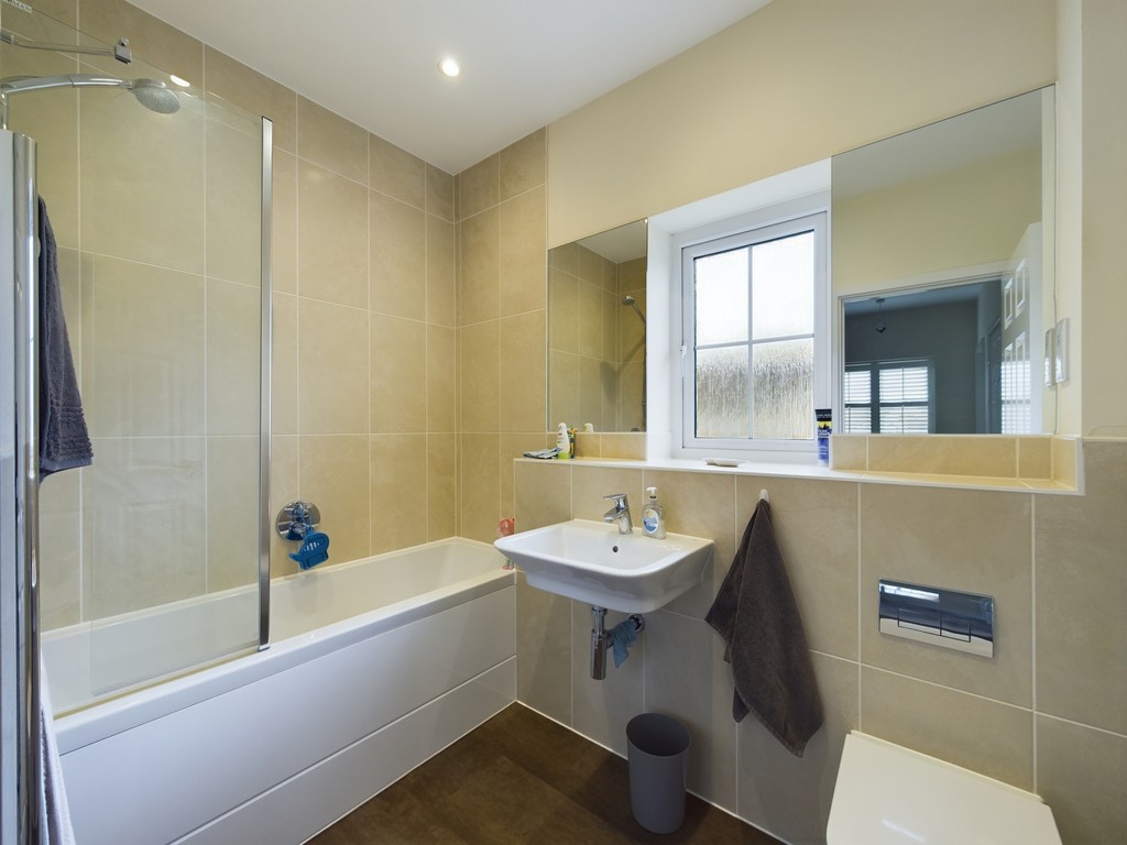 3 bed end of terrace house for sale in Calvert Link, Horsham  - Property Image 5