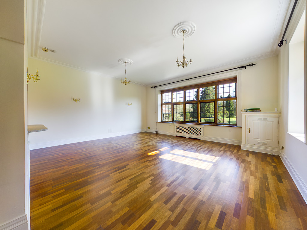 2 bed apartment for sale in Forest Road, Horsham  - Property Image 3