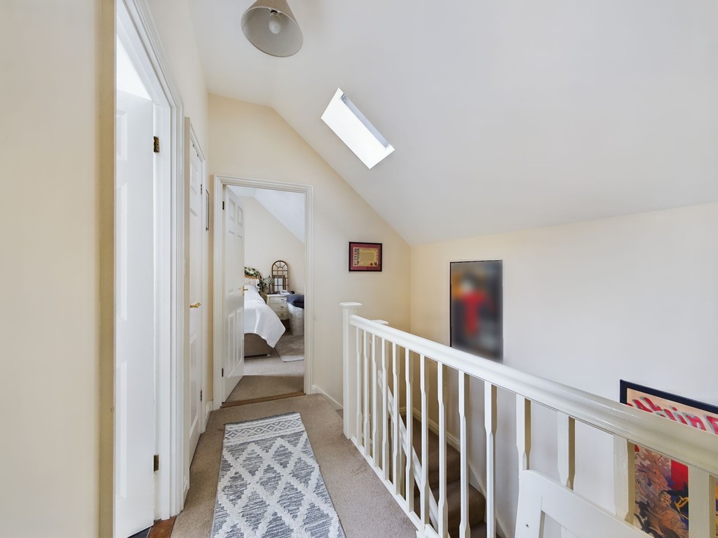 2 bed mews house for sale in Anchor Court, Horsham  - Property Image 6