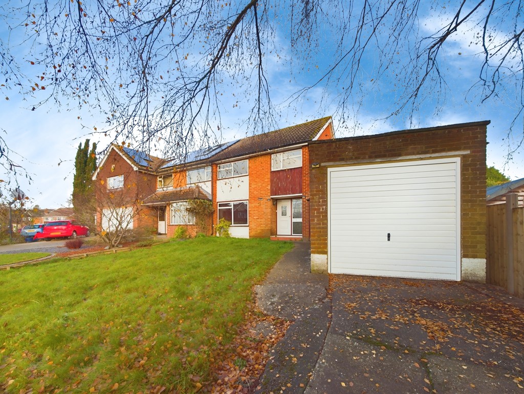 3 bed semi-detached house for sale in Middleton Road, Horsham - Property Image 1