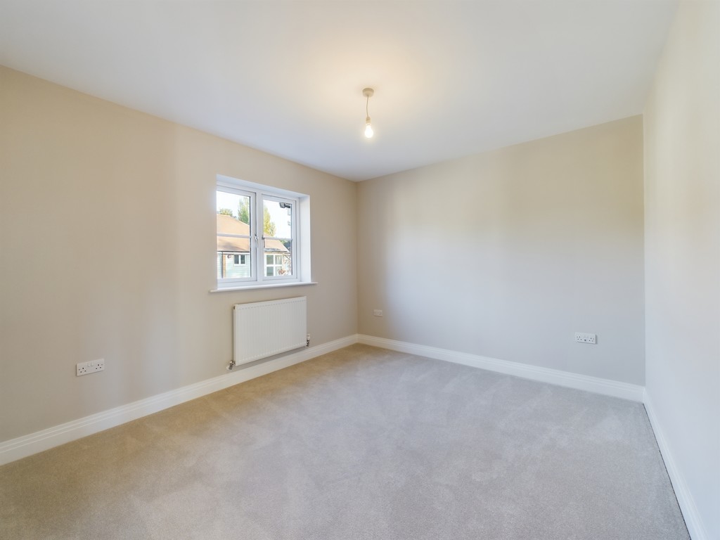 3 bed semi-detached house for sale in Swallows Gate, Mannings Heath  - Property Image 14