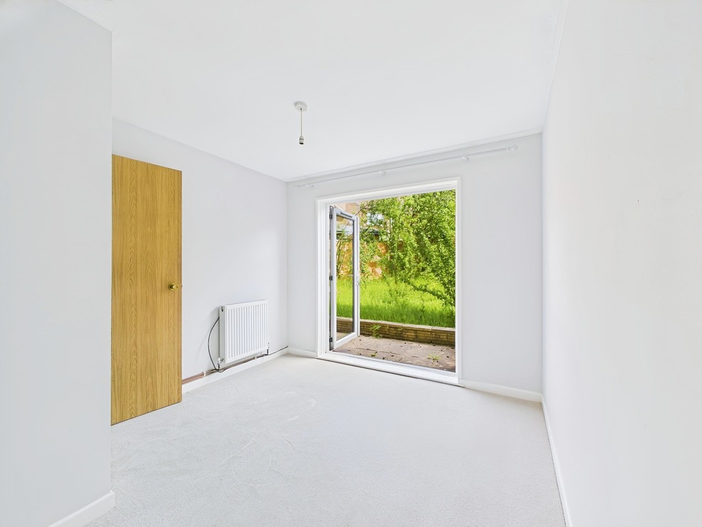 1 bed apartment for sale in Charrington Way, Broadbridge Heath  - Property Image 5