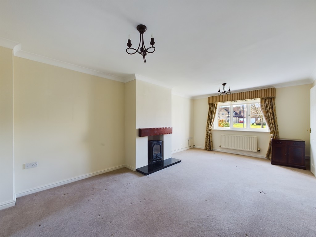 3 bed terraced house for sale in Wyvern Place, Horsham  - Property Image 12