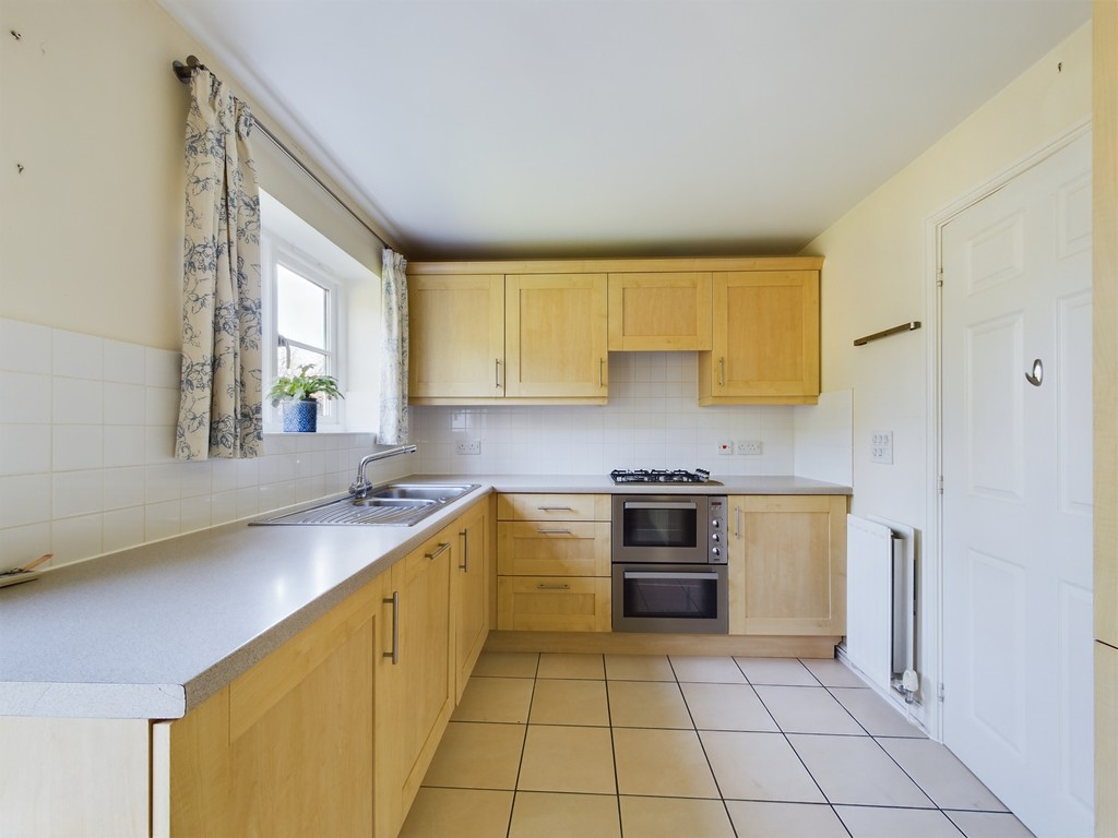 3 bed terraced house for sale in Wyvern Place, Horsham  - Property Image 16