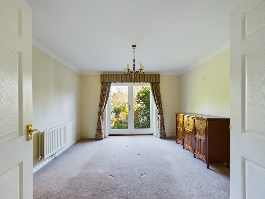 3 bed terraced house for sale in Wyvern Place, Horsham  - Property Image 9