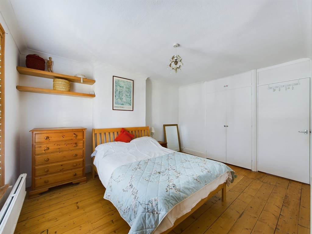 2 bed semi-detached house for sale in Barrington Road, Horsham  - Property Image 17