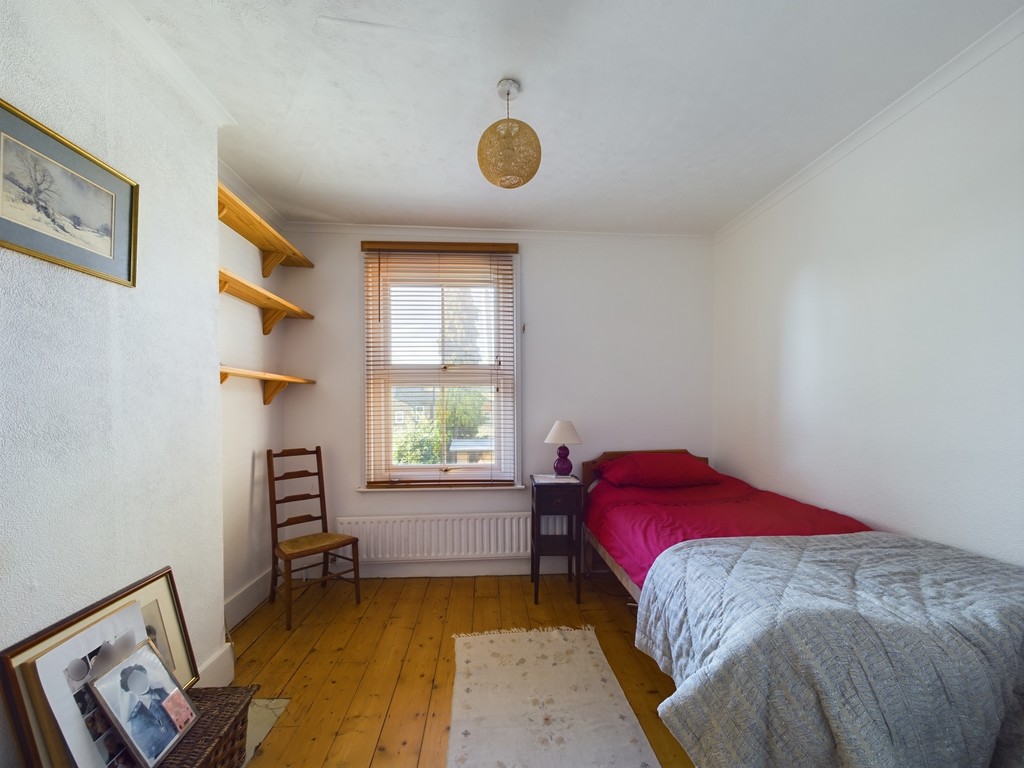 2 bed semi-detached house for sale in Barrington Road, Horsham  - Property Image 18