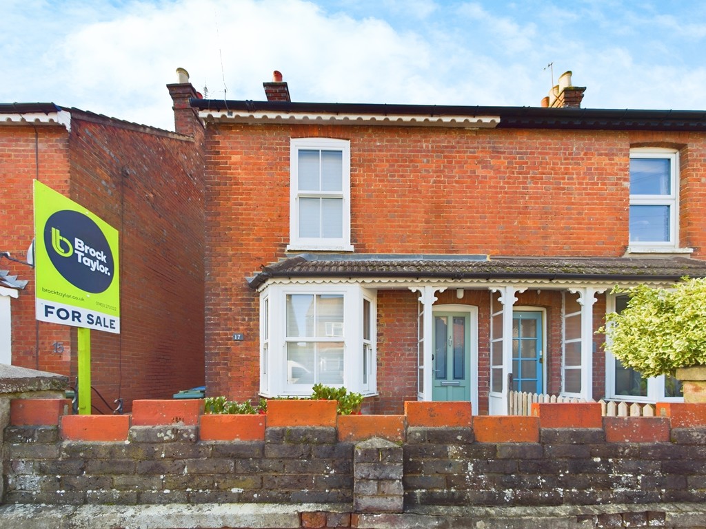 2 bed semi-detached house for sale in Barrington Road, Horsham  - Property Image 11