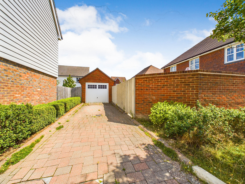4 bed detached house for sale in Hansom Way, Crawley  - Property Image 16