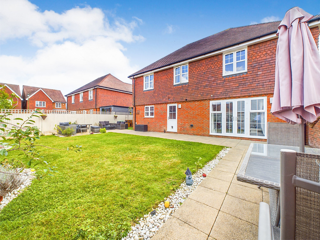 4 bed detached house for sale in Hansom Way, Crawley  - Property Image 17