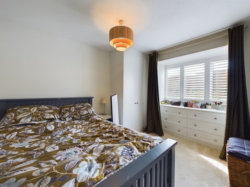 1 bed terraced house for sale in Kingsmead Place, Horsham  - Property Image 4