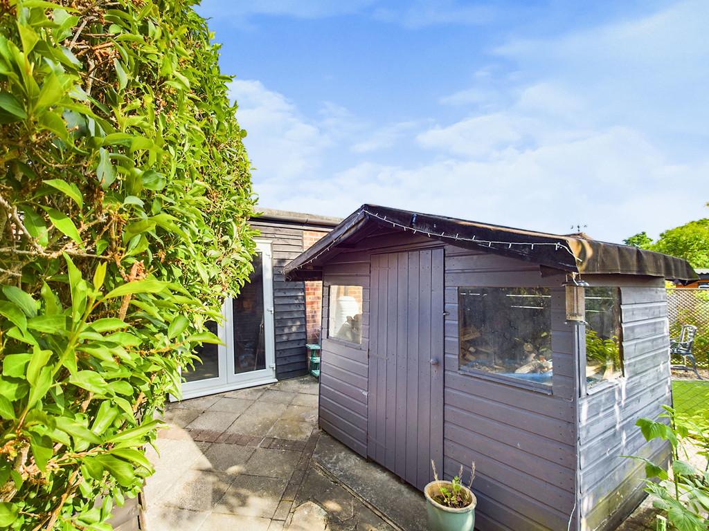 2 bed semi-detached house for sale in Henfield Road, Horsham  - Property Image 15