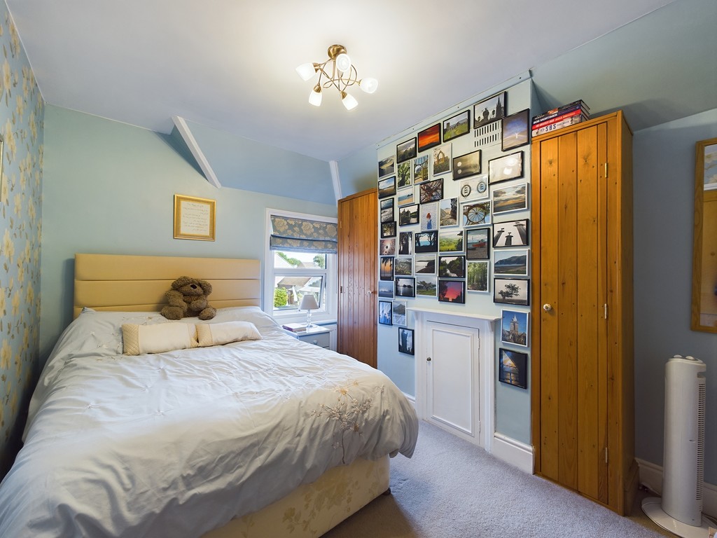 2 bed semi-detached house for sale in Henfield Road, Horsham  - Property Image 6