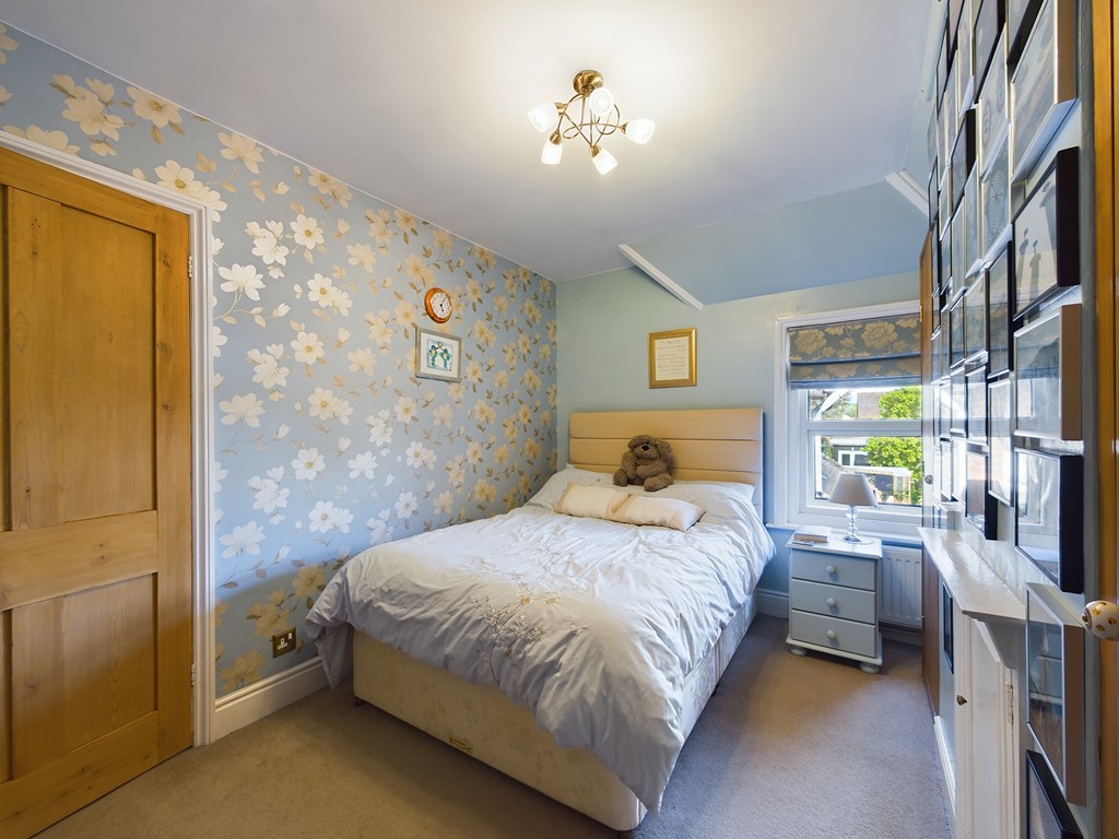 2 bed semi-detached house for sale in Henfield Road, Horsham  - Property Image 13