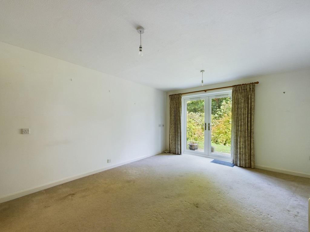 1 bed for sale in Jasmine Court, Horsham  - Property Image 2