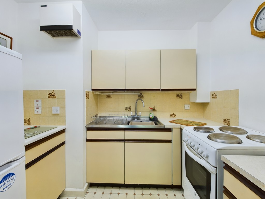1 bed for sale in Jasmine Court, Horsham  - Property Image 3