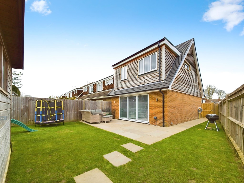 3 bed detached house for sale in Heath Way, Horsham - Property Image 1