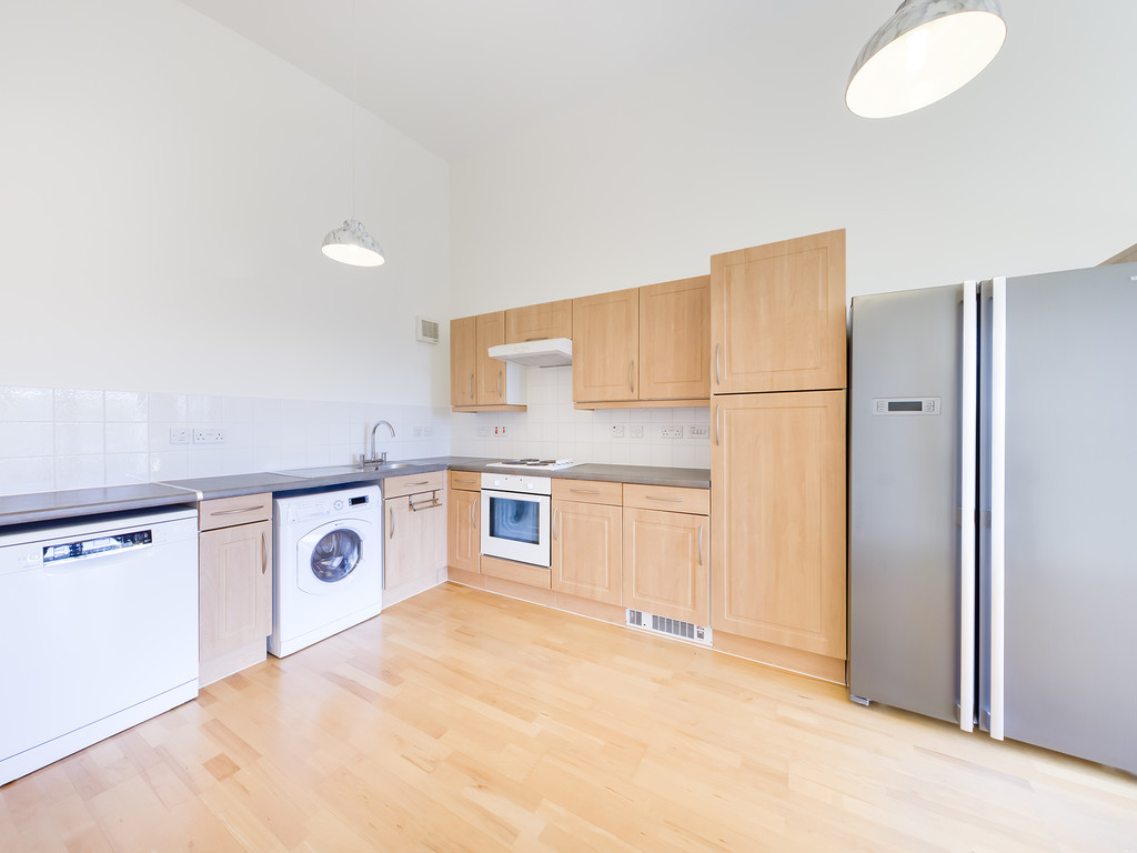 2 bed apartment for sale in Lower Tanbridge Way, Horsham  - Property Image 4