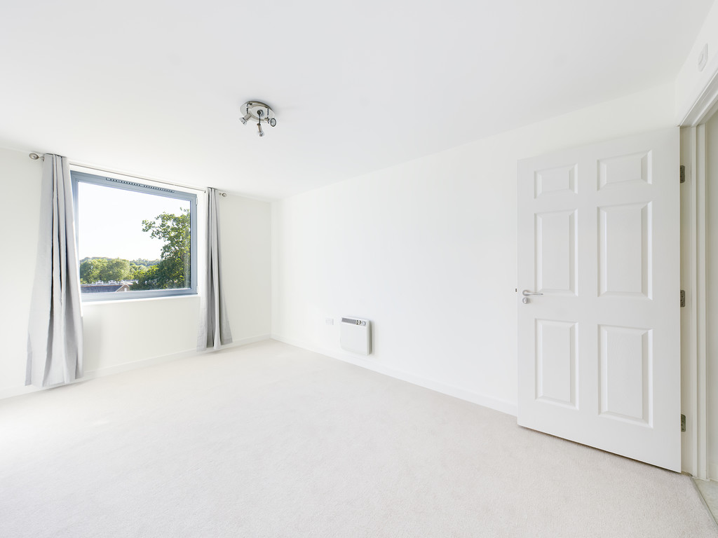 2 bed apartment for sale in Lower Tanbridge Way, Horsham  - Property Image 7