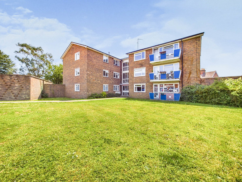 2 bed apartment for sale in Orion Court, Horsham, RH12