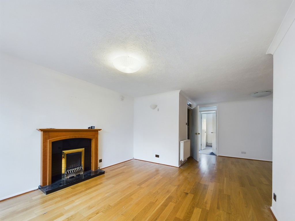 1 bed maisonette to rent in Charrington Way, Broadbridge Heath, RH12 - Property Image 2