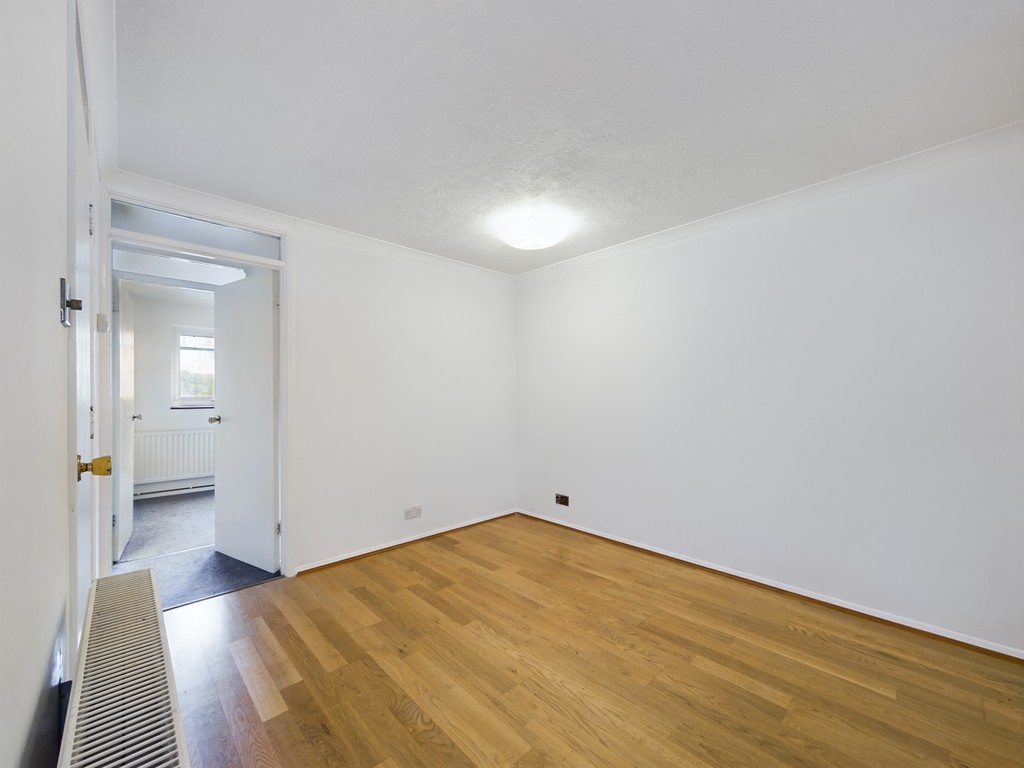 1 bed maisonette to rent in Charrington Way, Broadbridge Heath, RH12 - Property Image 3