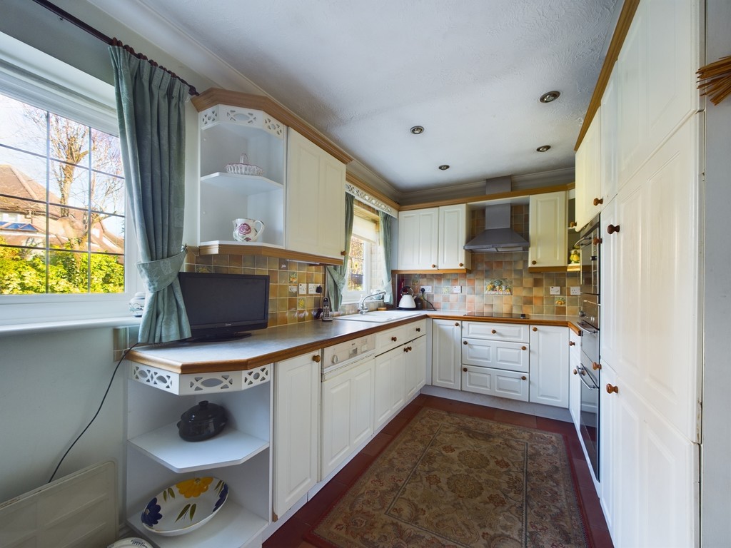 4 bed detached house for sale in Winterbourne, Horsham  - Property Image 5