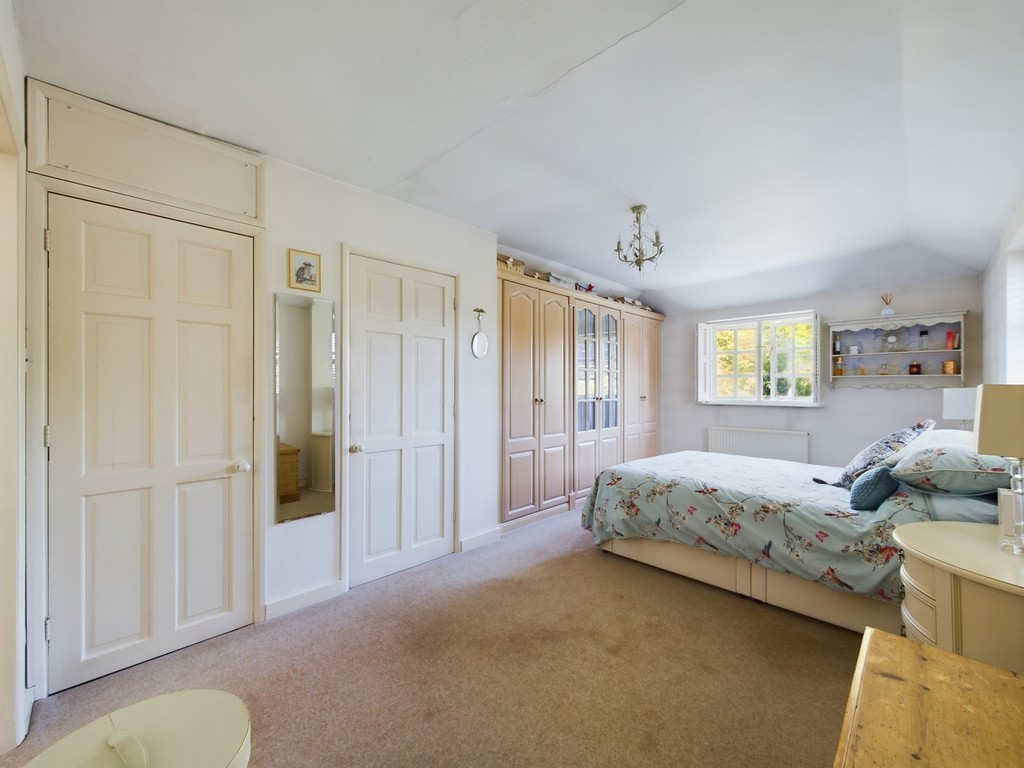 5 bed detached house for sale in Brighton Road, Horsham  - Property Image 8