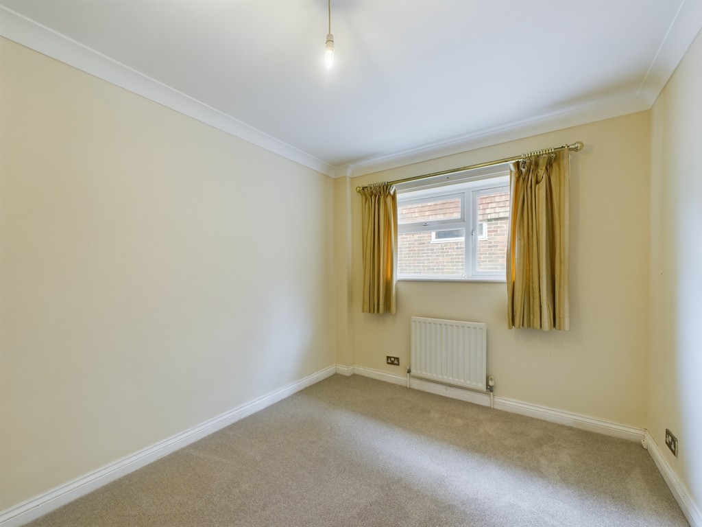 2 bed detached bungalow to rent in Depot Road, Horsham  - Property Image 9