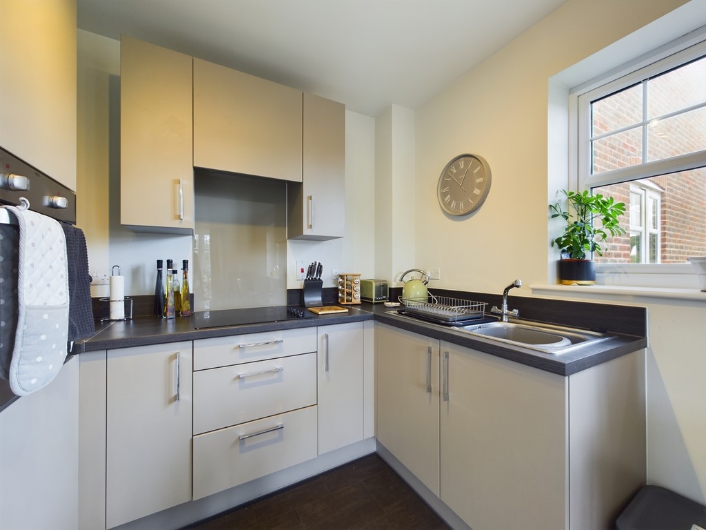 1 bed apartment for sale in Willow House, Southwater  - Property Image 4