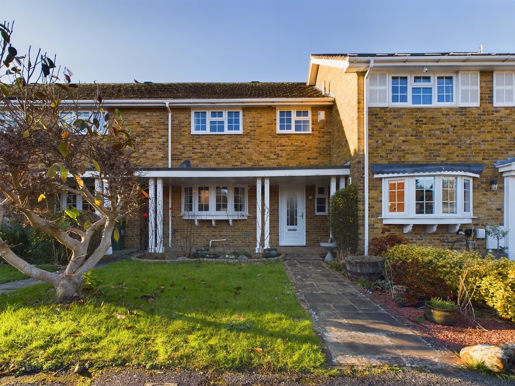 3 bed terraced house to rent in Tanbridge Place, Horsham, RH12