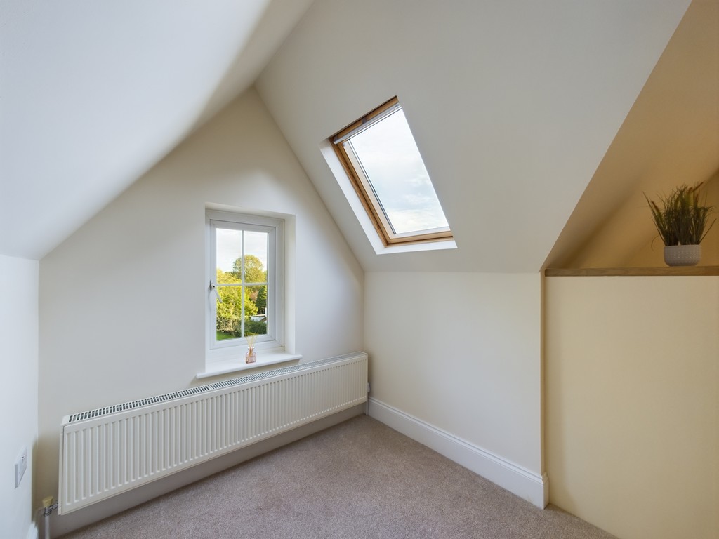 2 bed for sale in Church Street, Horsham  - Property Image 11