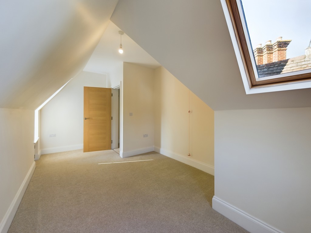 2 bed for sale in Church Street, Horsham  - Property Image 13