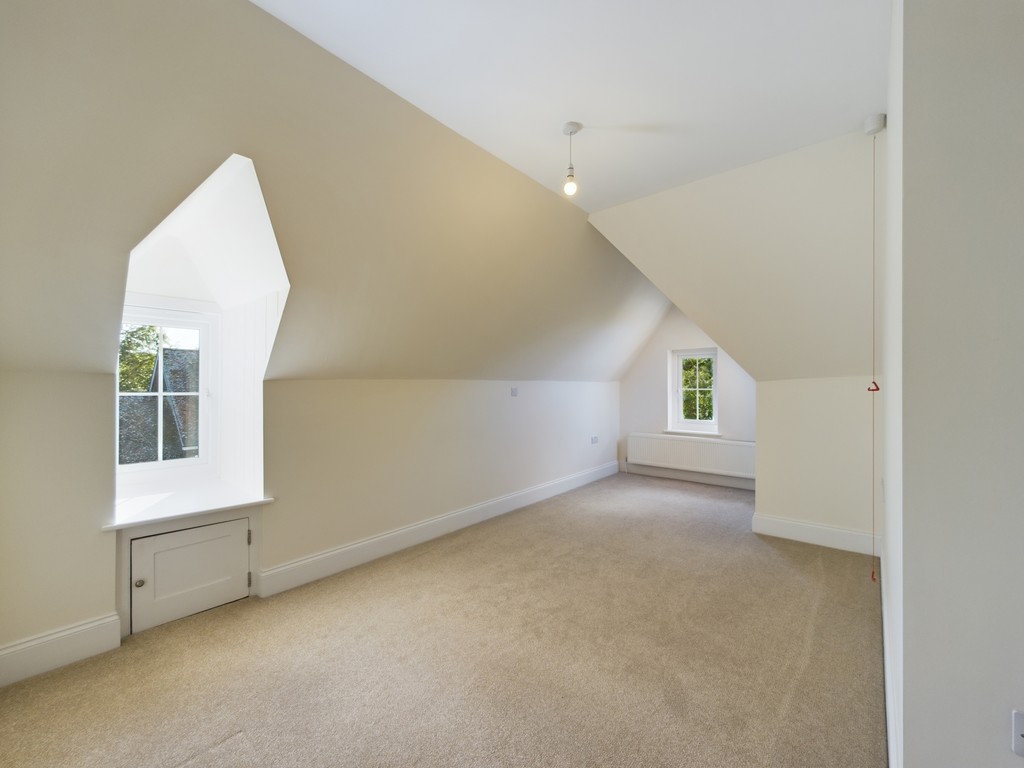 2 bed for sale in Church Street, Horsham  - Property Image 6