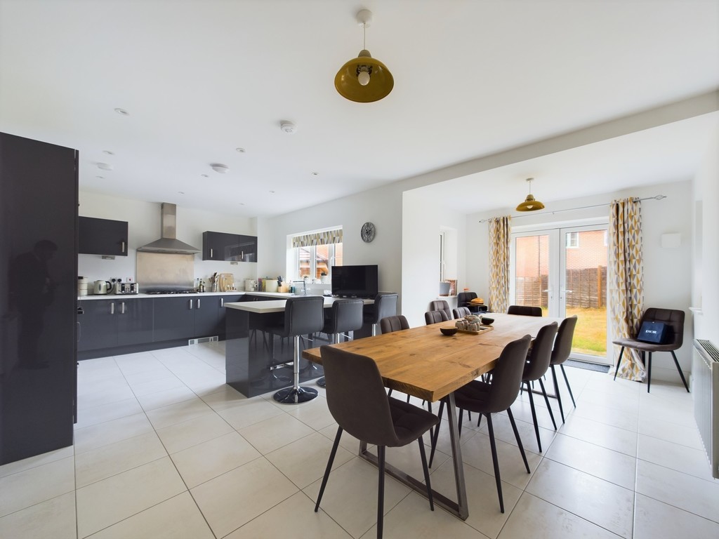 5 bed detached house for sale in Centenary Road, Horsham  - Property Image 4