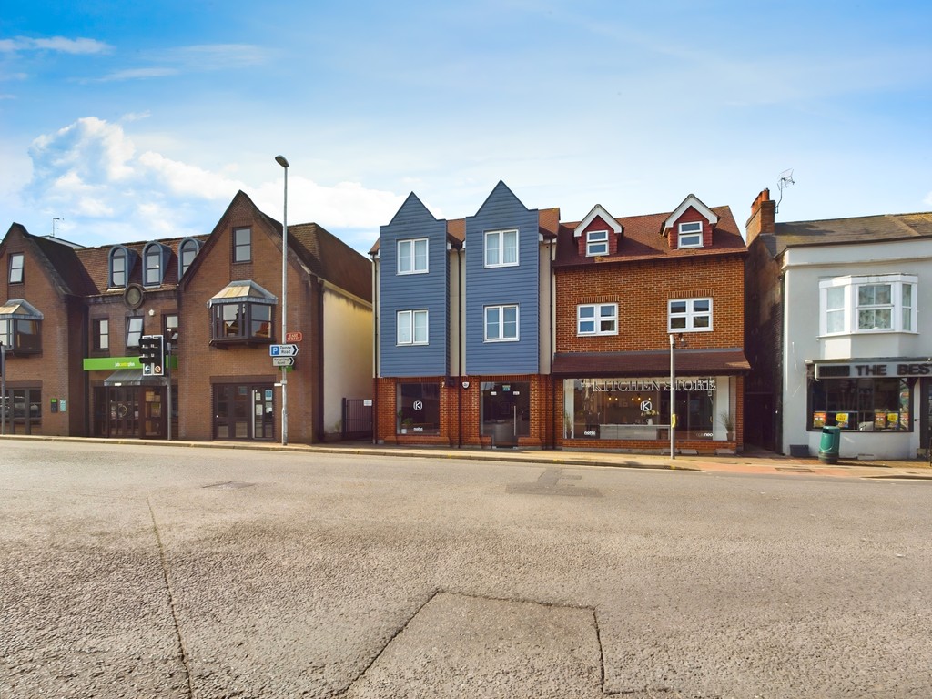 2 bed apartment for sale in East Street, Horsham  - Property Image 1