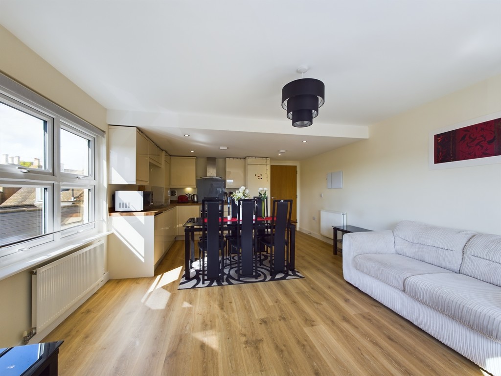 2 bed apartment for sale in East Street, Horsham  - Property Image 11