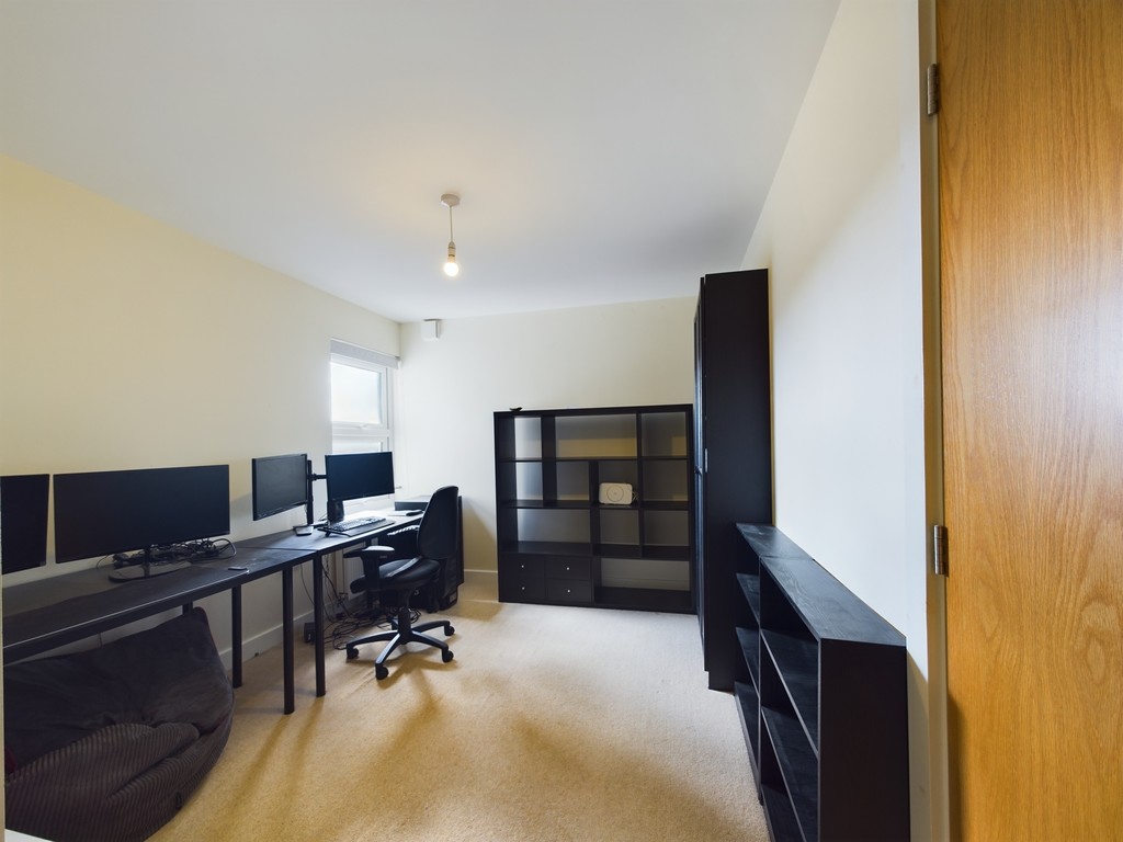 2 bed apartment for sale in East Street, Horsham  - Property Image 6