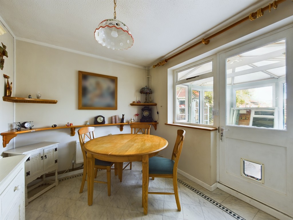 3 bed end of terrace house for sale in Corsletts Avenue, Horsham  - Property Image 10