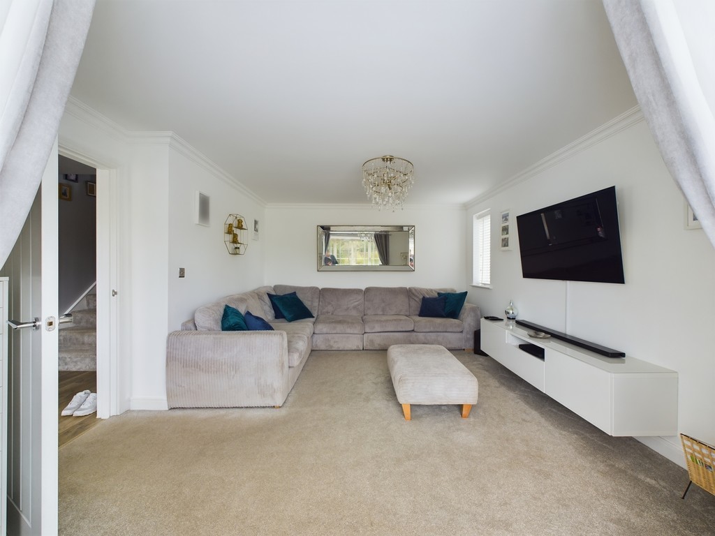 4 bed detached house for sale in Arun Valley Way, Horsham  - Property Image 17