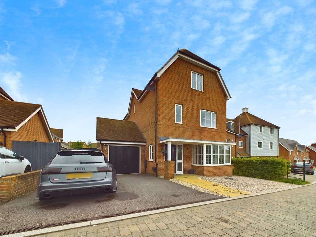 4 bed detached house for sale in Arun Valley Way, Horsham  - Property Image 1